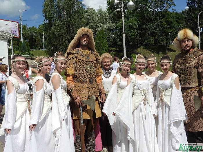 Кто эти гигантские батыры, с которыми на «Славянском базаре» хотели познакомиться все девчонки