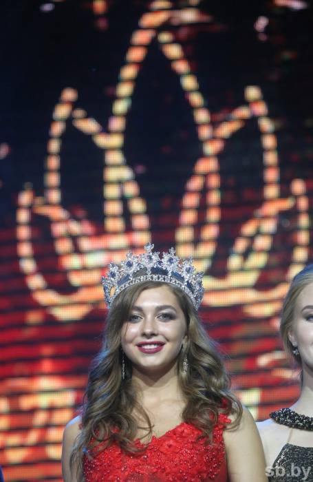 Студентка ВГУ Мария Соловьева стала «Первой Вице-Королевой» на XXVII Международном конкурсе «Королева Весна – 2018»