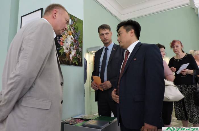 Северная Корея привезла на «Славянский базар в Витебске» необычную выставку