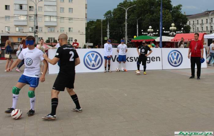 Интуитивный футбол в Витебске. Как в него играют? (видео)