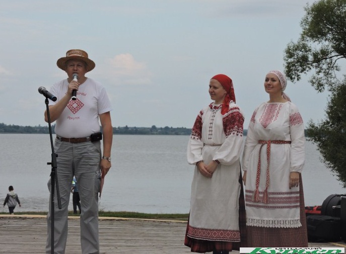 В открытии фестиваля «В гости к Лепельскому цмоку» приняли участие гости из Беларуси, России, Польши и Эстонии