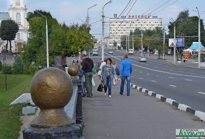 В Витебске с Октябрьского моста пропали декоративные кашпо с цветами