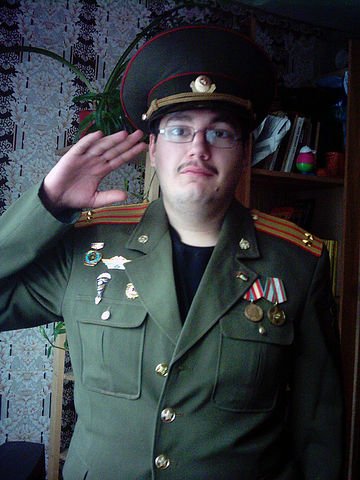 Парень из Речицы выложил в соцсети фото в военной форме и через 10 лет оказался из-за этого в суде