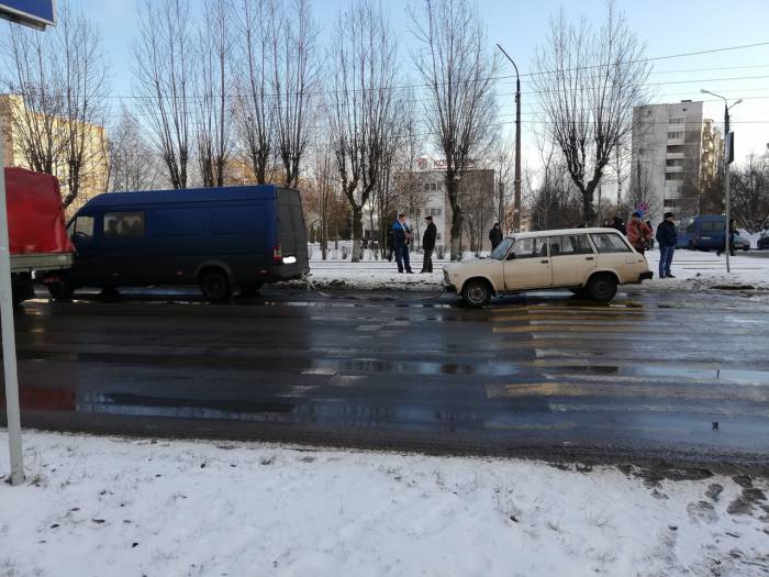 В Витебске 18-летний пешеход зацепился за буксировочный трос и получил травму