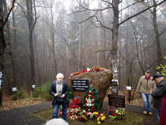 3 ноября на Кобыляцкой горе под Оршей почтили память жертв сталинских репрессий. Панихиду отслужил православный священнослужитель