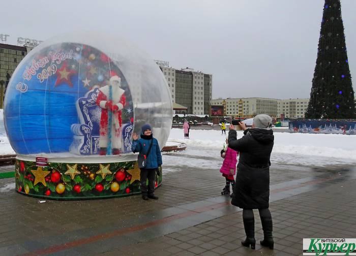 Какие развлечения предлагают на площади Победы в Витебске и сколько они стоят