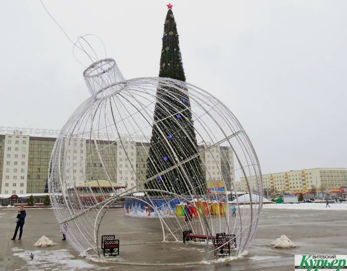Какие развлечения предлагают на площади Победы в Витебске и сколько они стоят