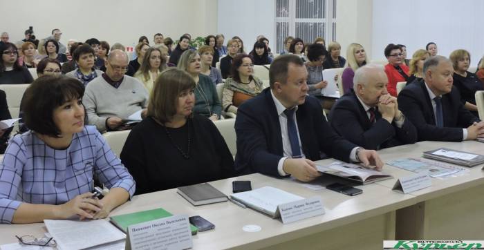 Вчера в Витебске поздравляли работников государственных архивов области