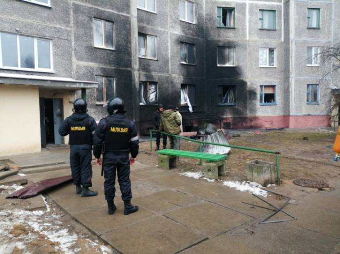 В Слуцке в многоэтажке произошел взрыв. По словам очевидцев, в девятиэтажке взорвался газ
