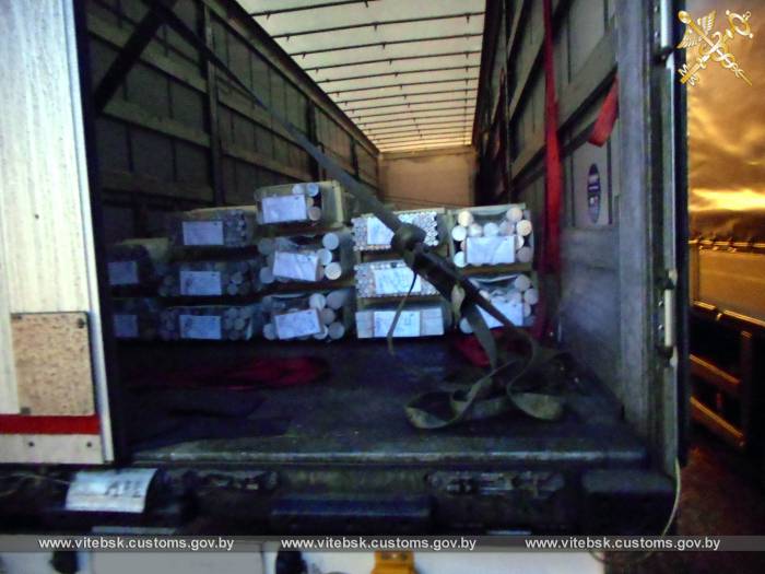 Витебские таможенники выявили попытку незаконного перемещения прессованных прутков через границу ЕАЭС