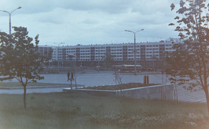 Площадь Победы в 1975 году в цвете. Как все начиналось и что сейчас