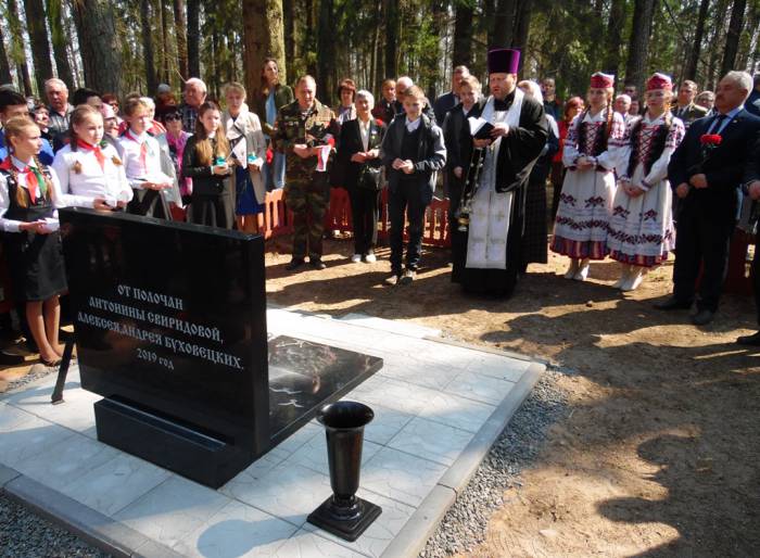 В Россонском районе установили памятник герою русско-шведской войны Иллариону Повалишину