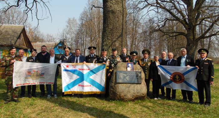 В Россонском районе установили памятник герою русско-шведской войны Иллариону Повалишину