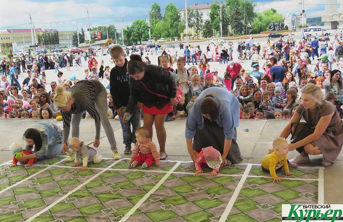 В Витебске прошли «Забеги в ползунках»