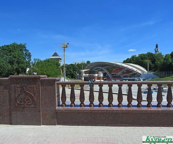 В центре Витебска появилась гранитная балюстрада длиной 150 метров