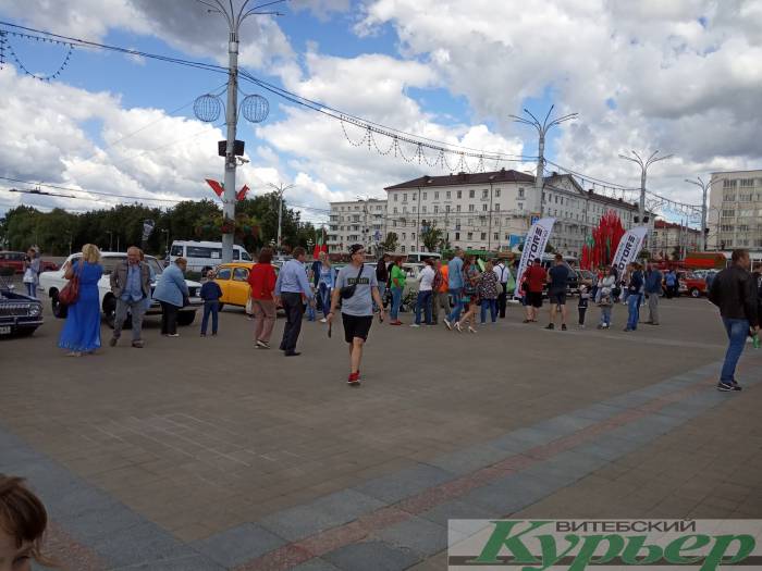 Что происходит сейчас на площади Победы
