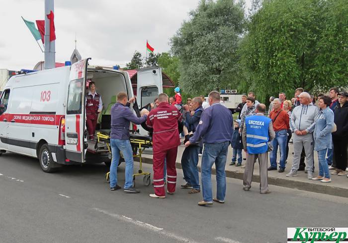 В Витебске на праздновании Дня независимости стало плохо военнослужащему запаса. Его увезли с торжеств на скорой