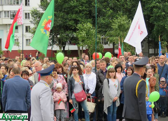 В Витебске на праздновании Дня независимости стало плохо военнослужащему запаса. Его увезли с торжеств на скорой
