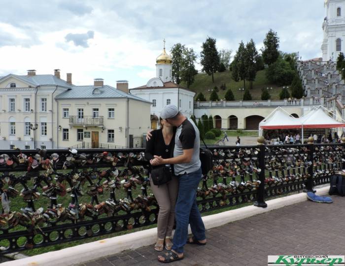 #поцелуйнаветру: в Витебске на «Славянском базаре» проходит самое романтичное событие
