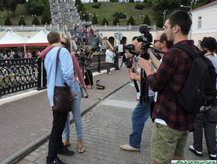 #поцелуйнаветру: в Витебске на «Славянском базаре» проходит самое романтичное событие