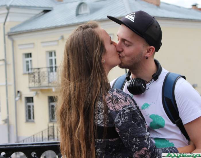 #поцелуйнаветру: в Витебске на «Славянском базаре» проходит самое романтичное событие
