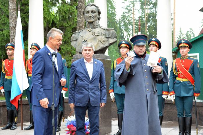 Полоцкому краеведу вручили медаль, которой в Беларуси больше нет ни у кого