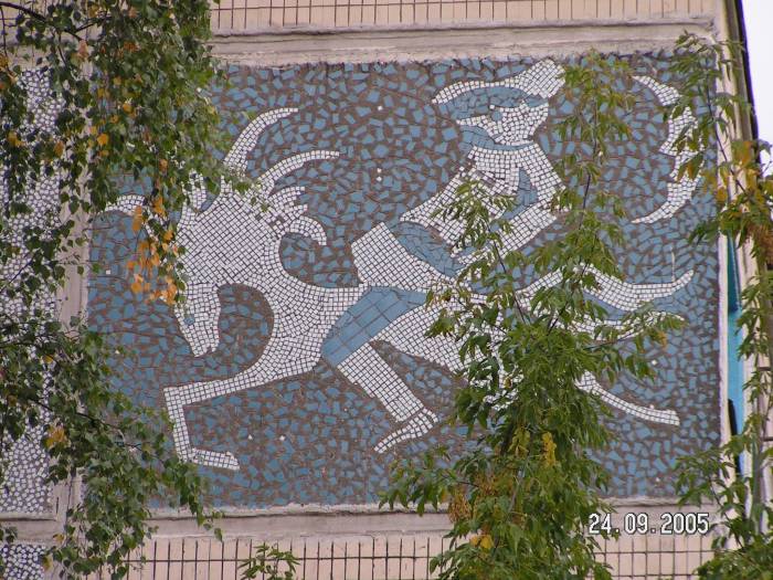 Необычные мозаики на домах в Витебске. Куда они исчезли с улицы Чкалова