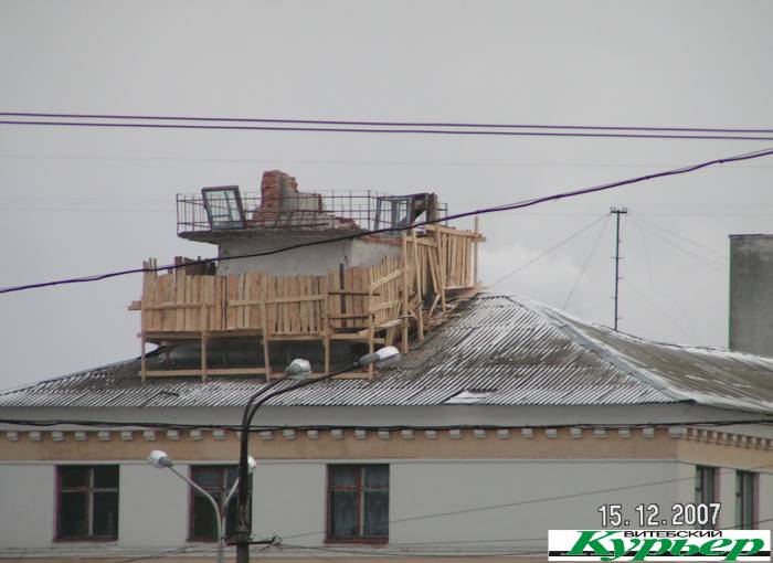 На каких крышах мог бы жить Карлсон в Витебске? Для чего нужны башенки с балконами на старых зданиях