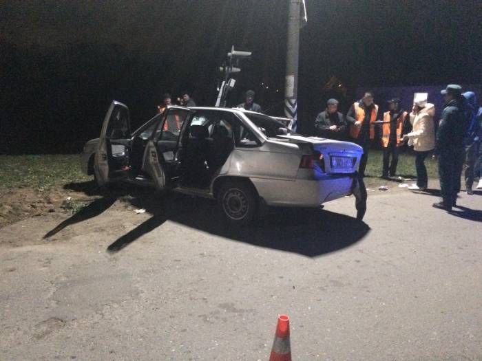 В Полоцке 20-летний водитель легковушки пытался пересечь переезд на красный и получил удар