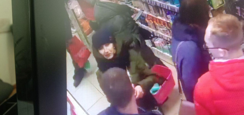 Милиция Витебска разыскивает мужчину и женщину, совершивших кражу в магазине "Мила"