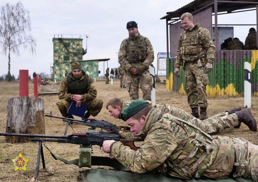 Тренировка белорусских десантников и британских морпехов под Витебском завершена