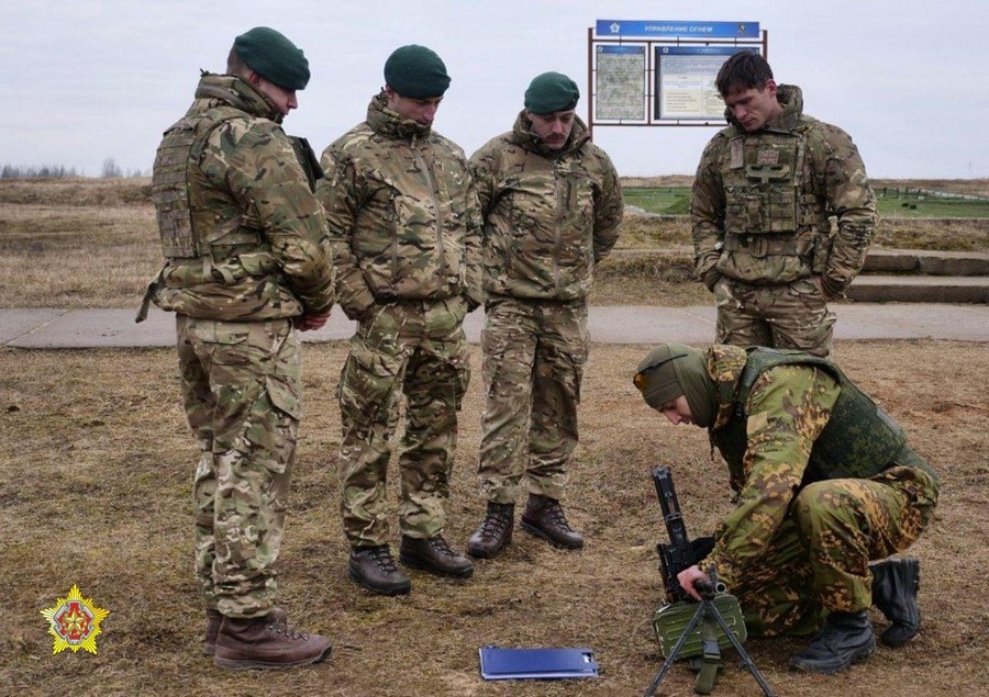 Тренировка белорусских десантников и британских морпехов под Витебском завершена