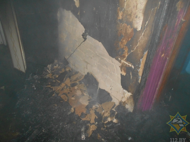 В Орше непотушенная сигарета привела к пожару в многоэтажке и смерти