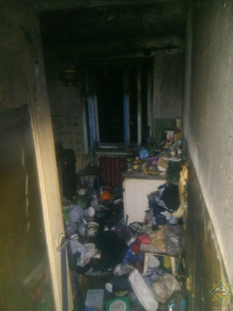 В Витебске эвакуировали жильцов многоэтажки, где горела квартира