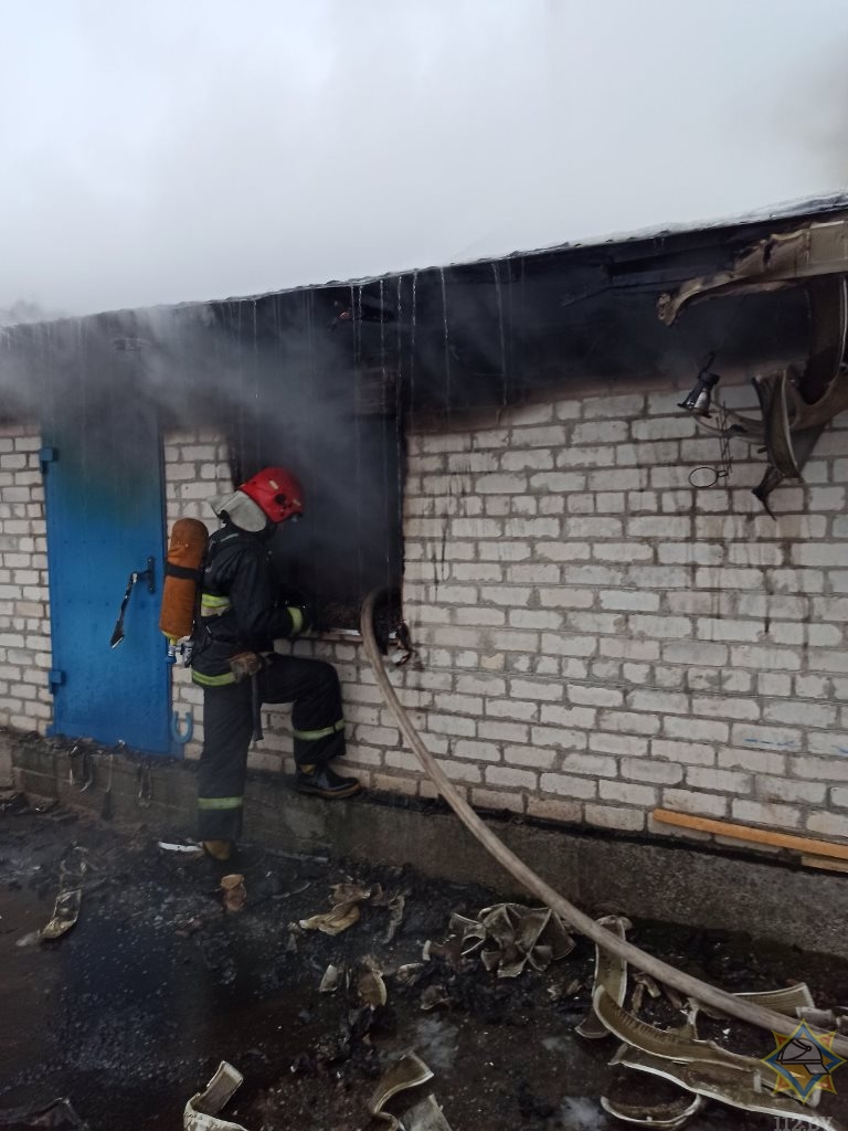 В Витебске горел дом: мужчина госпитализирован