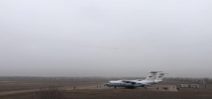 Витебские десантники охраняют военный аэродром Казахстана