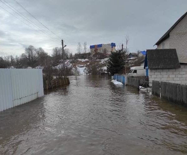 В Витебской области подтоплены дороги и мосты из-за подъема уровня воды в реках