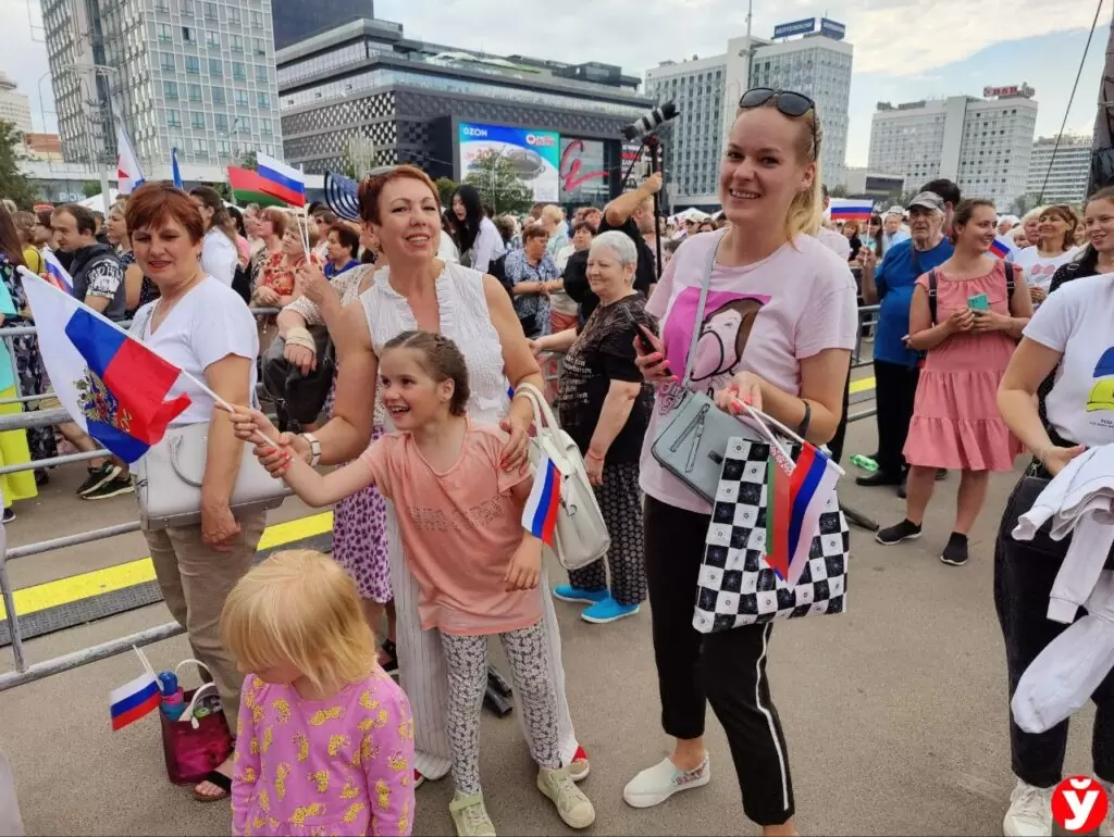 Российские Z-фашисты устроили в Минске свой первый пропагандистский шабаш «День России»