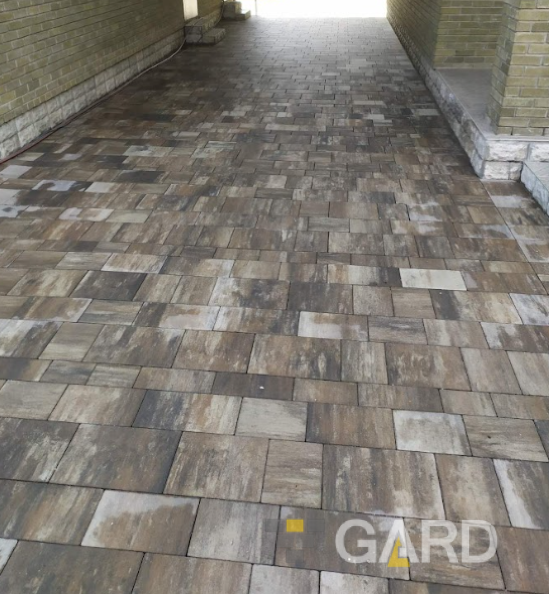 Как ассортимент тротуарной плитки и блоков для забора GARD поможет создать идеальное оформление вашего участка?